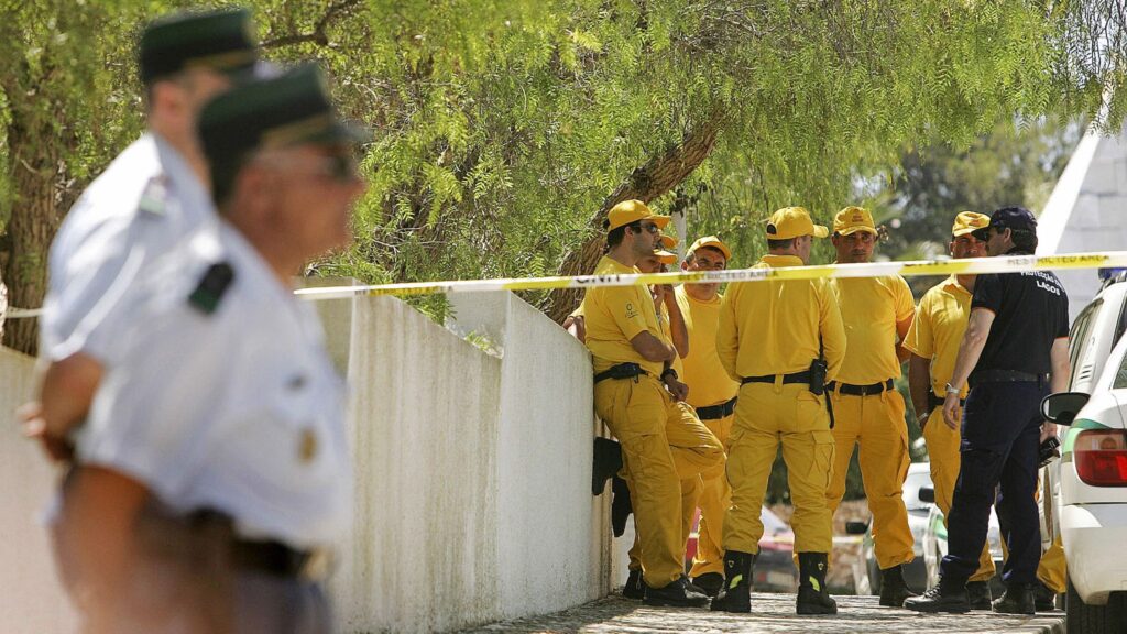 Praia da Luz police search 2007